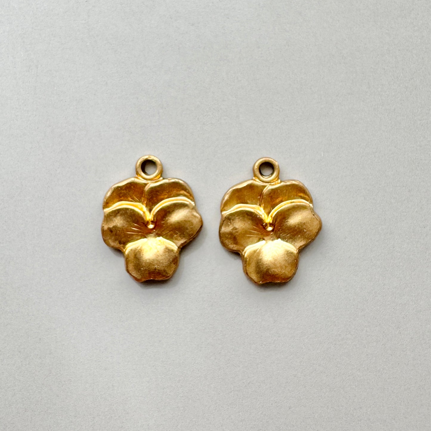 Brass Charm Pansy 10×9mm【2pcs】