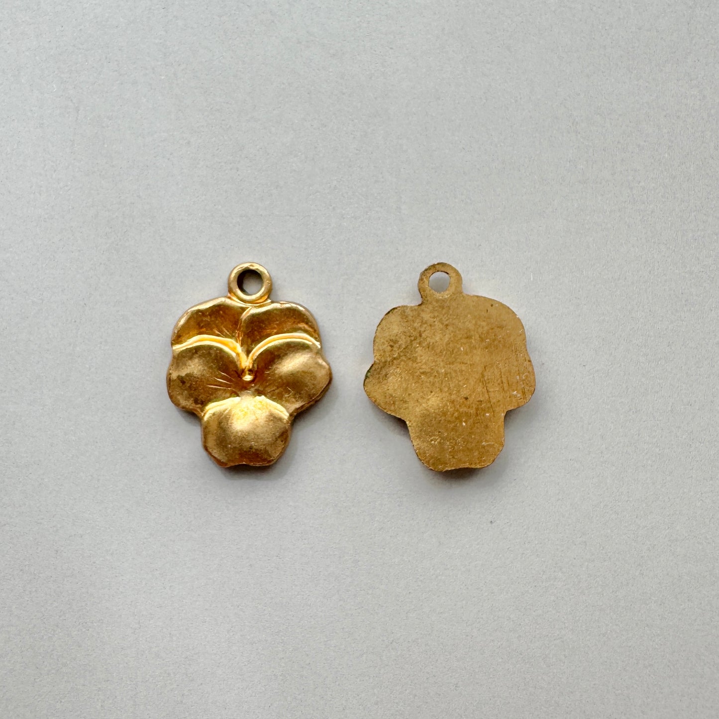 Brass Charm Pansy 10×9mm【2pcs】