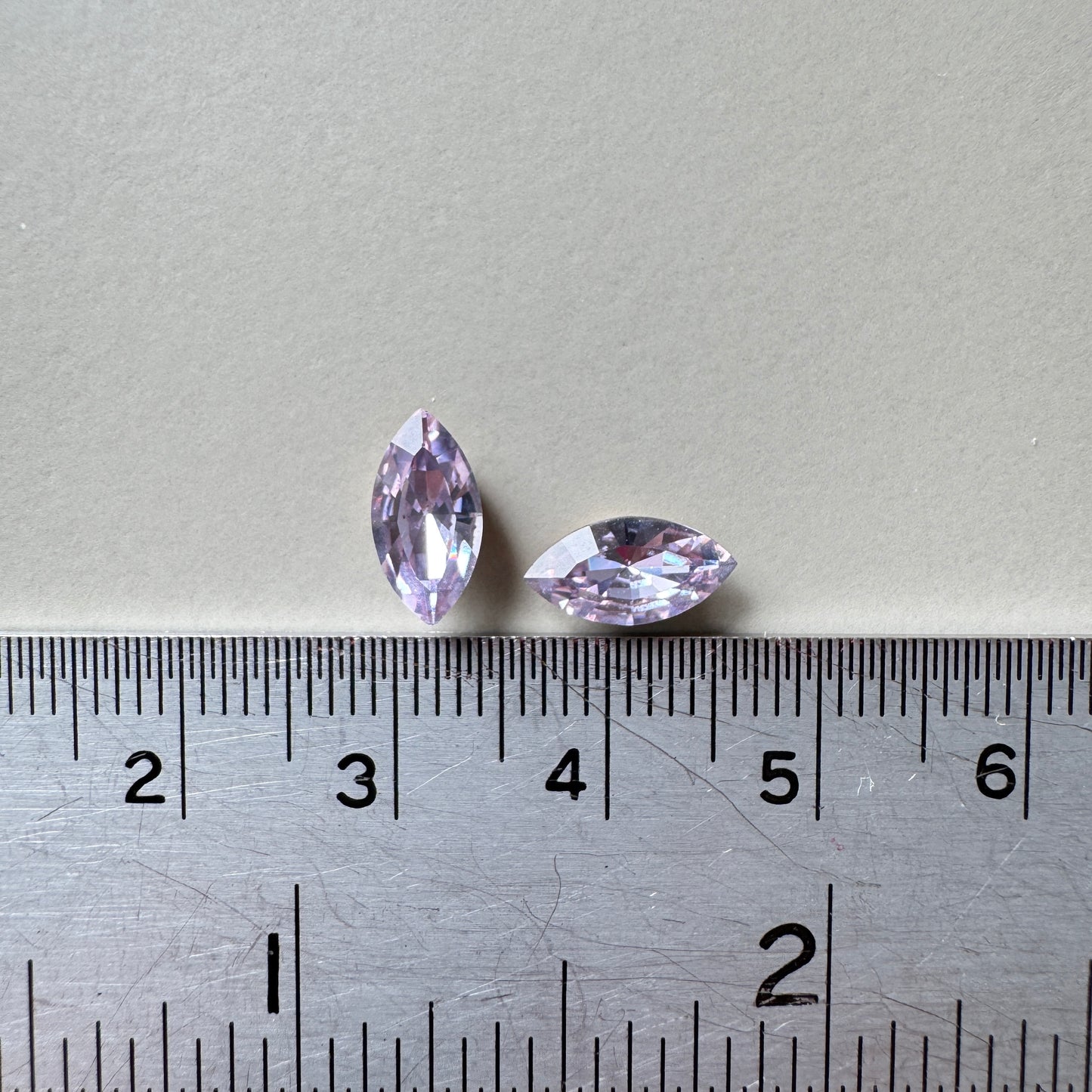 Vintage Swarovski ART #4206 Navette Alexandrite 10x5mm【2 pcs】