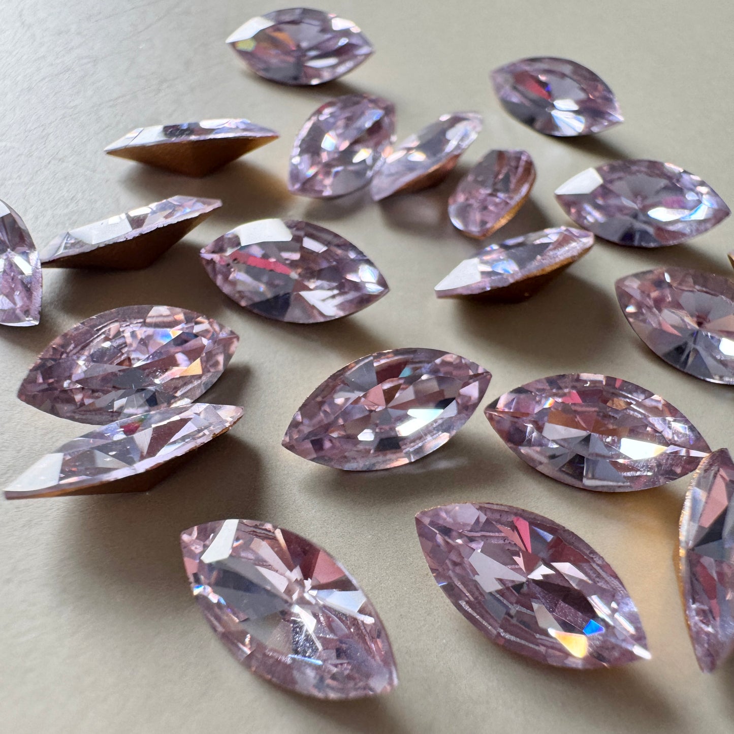 Vintage Swarovski ART #4206 Navette Alexandrite 10x5mm【2 pcs】