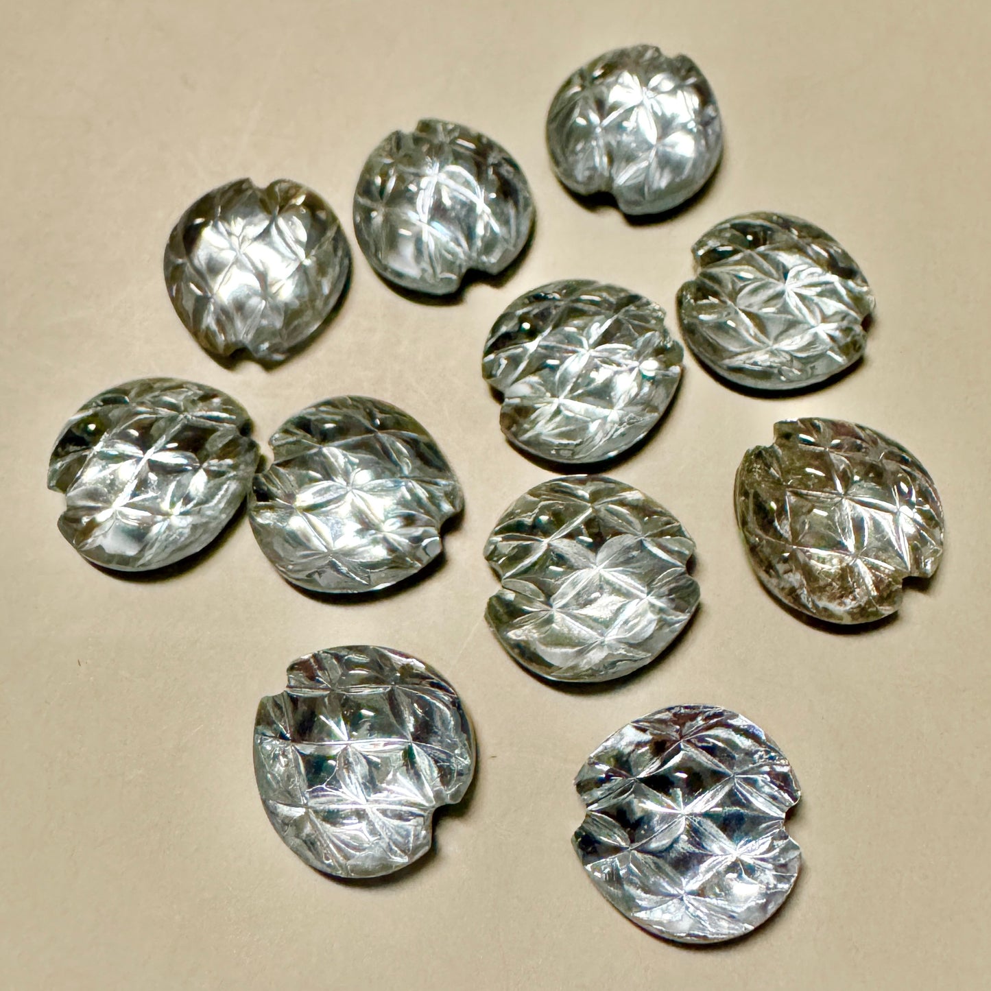 W.Germany Vintage Cabochon Petal Alexandrite 14mm
