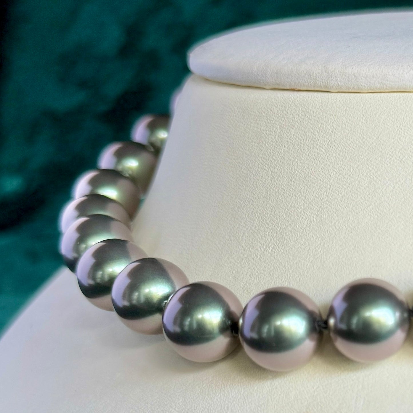 【Made in Japan】Glass Pearl Chunky Choker Necklace G