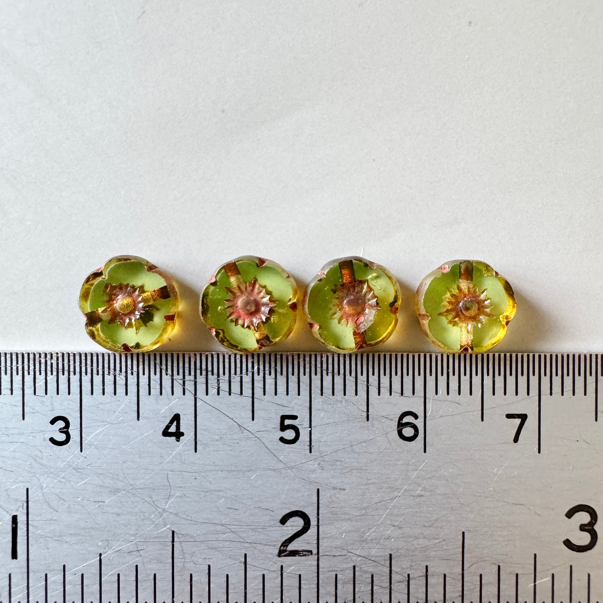 Czech Pressed Vaseline Beads Flower 8mm【4 pcs】