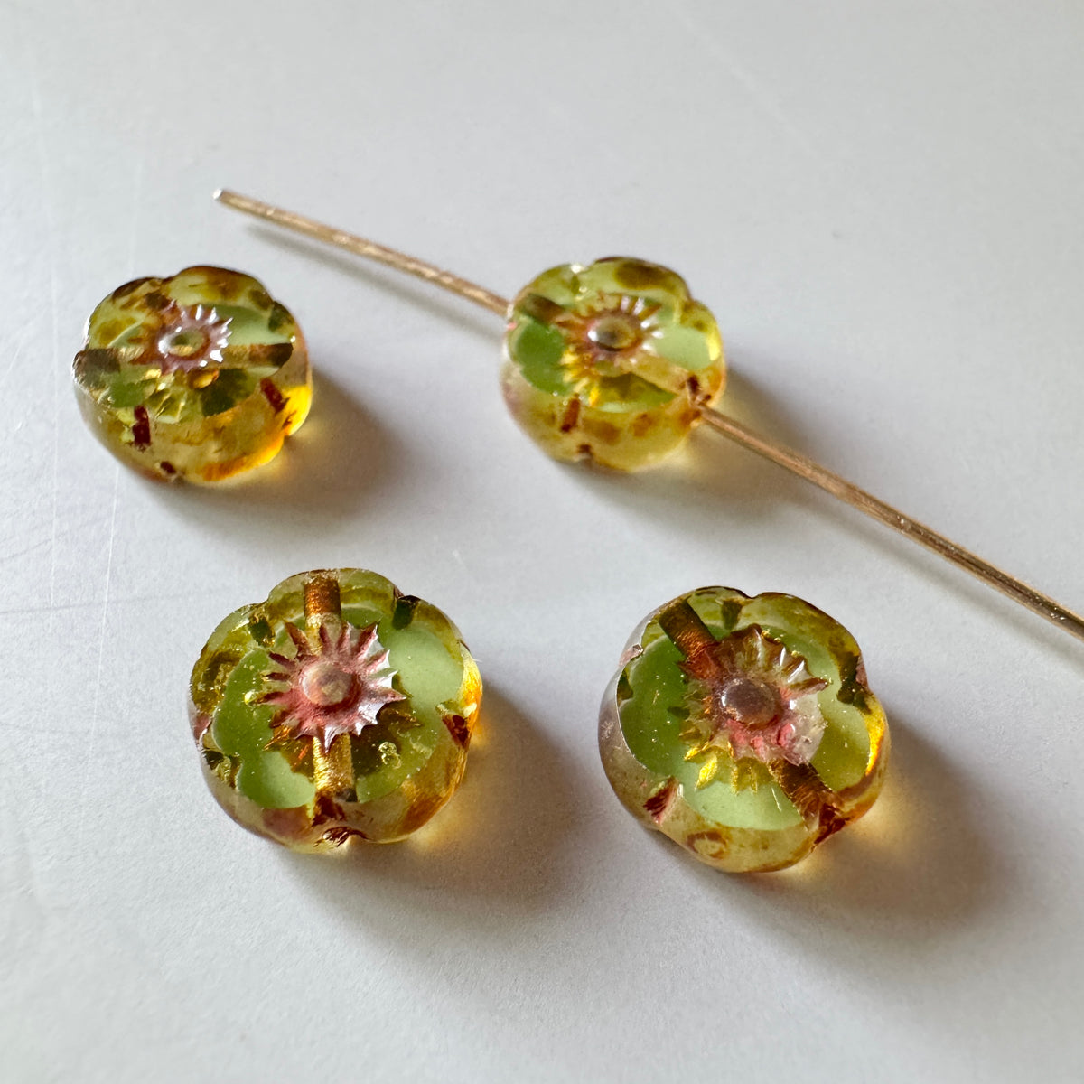 Czech Pressed Vaseline Beads Flower 8mm【4 pcs】
