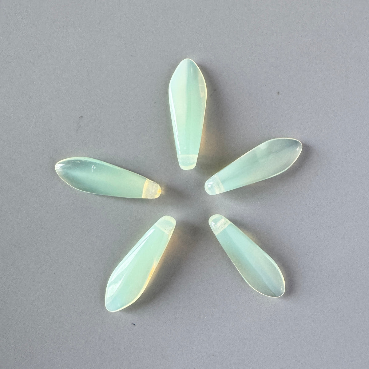 Czech Pressed Vaseline Beads Dagger Yellow 16x5mm【5 pcs】