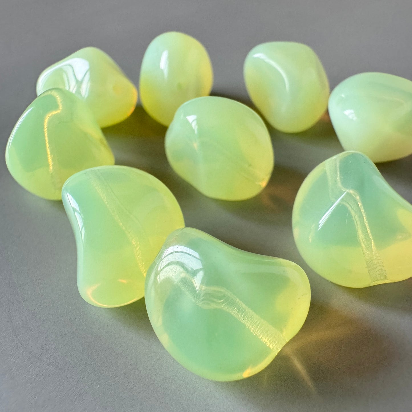 Czech Pressed Vaseline Freeform Beads 15mm【2 pcs】