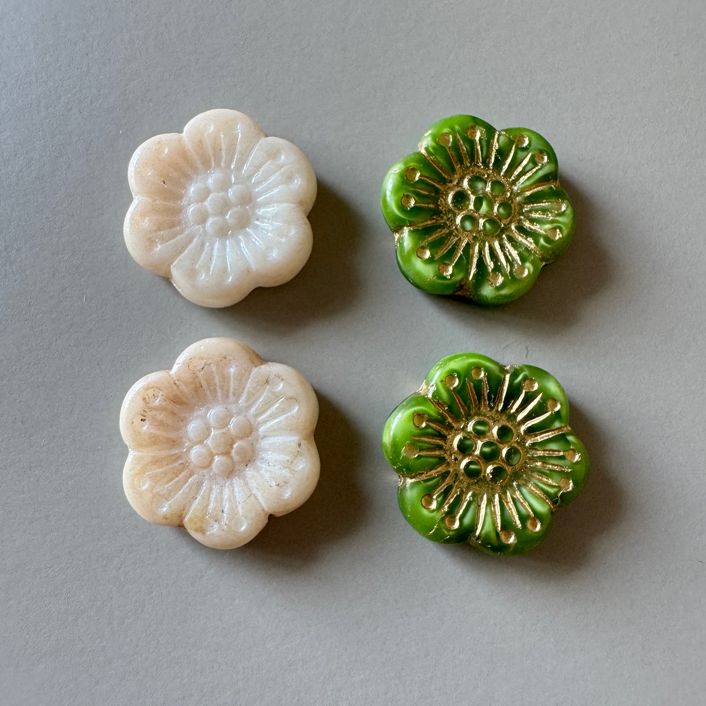 Czech Pressed Glass Beads Flower 18mm【2 pcs】