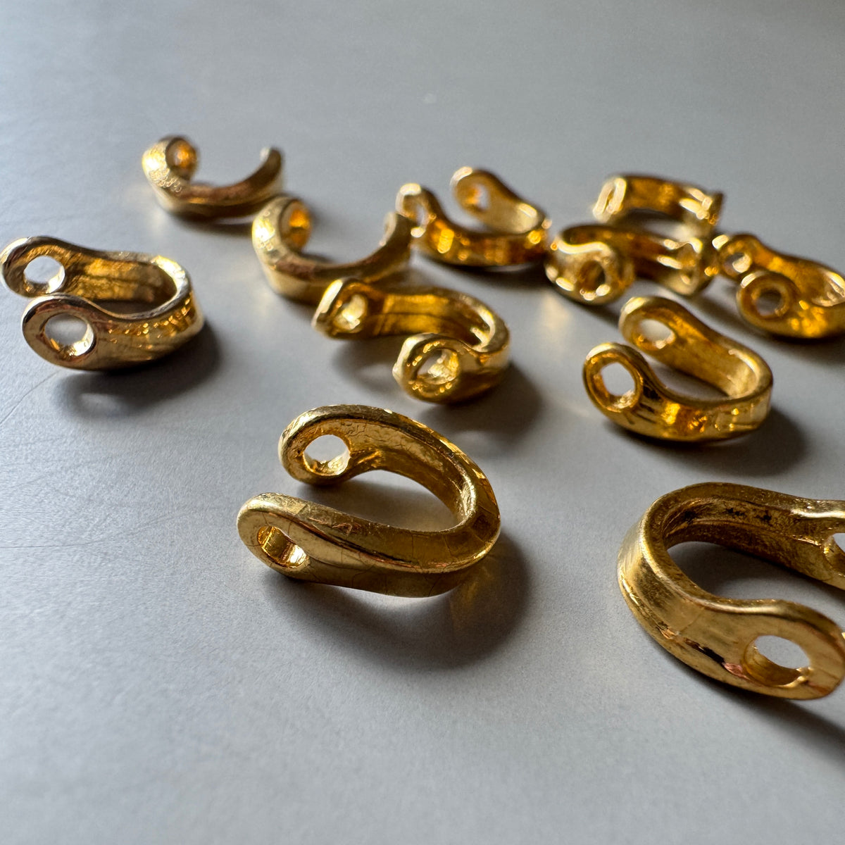Vintage Gold Tone U-shaped Bead Frame 2 Holes【1 pc】