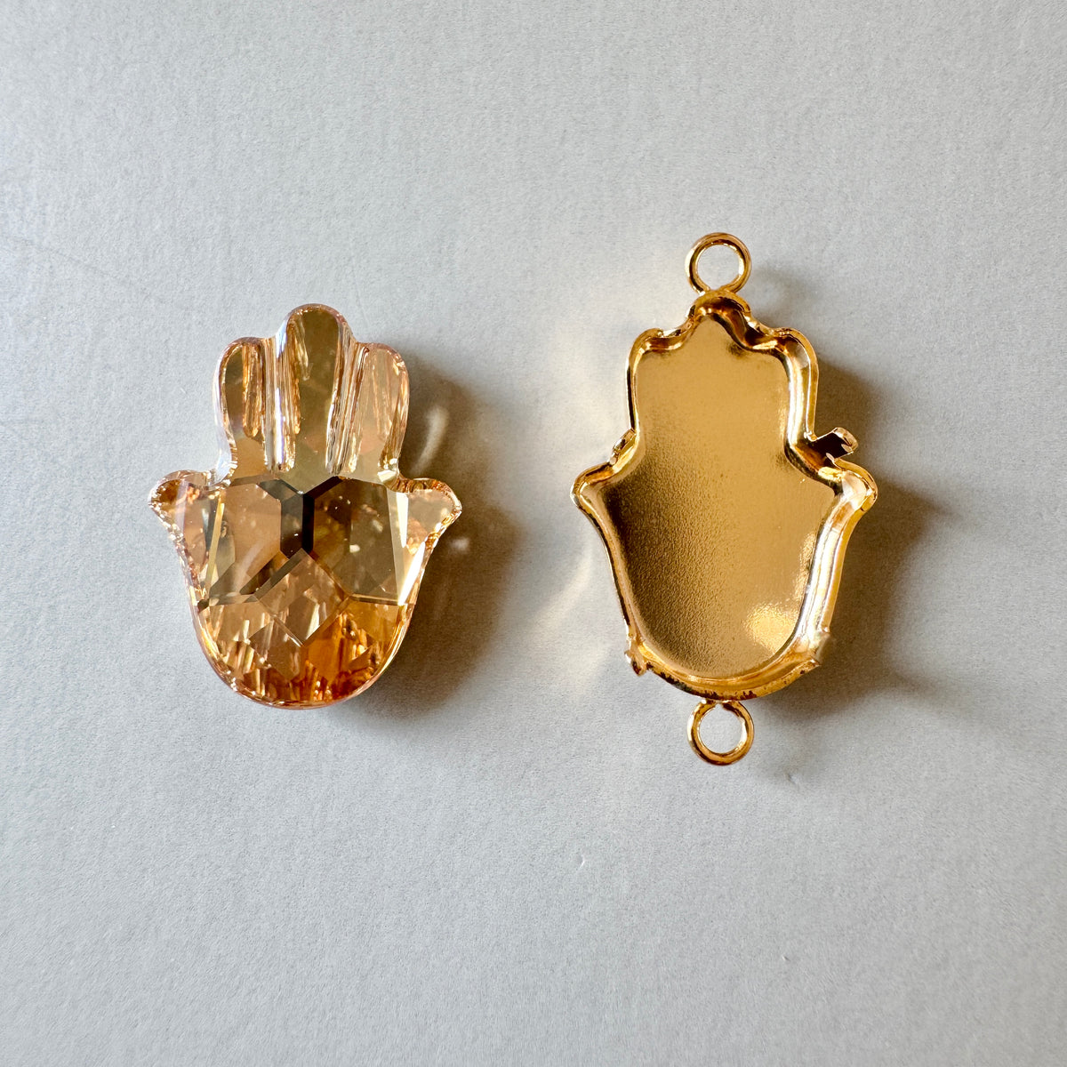 Swarovski ART #4778 Fatima Hand Fancy Stone Crystal Golden Shadow 18×13.7mm【with Setting】