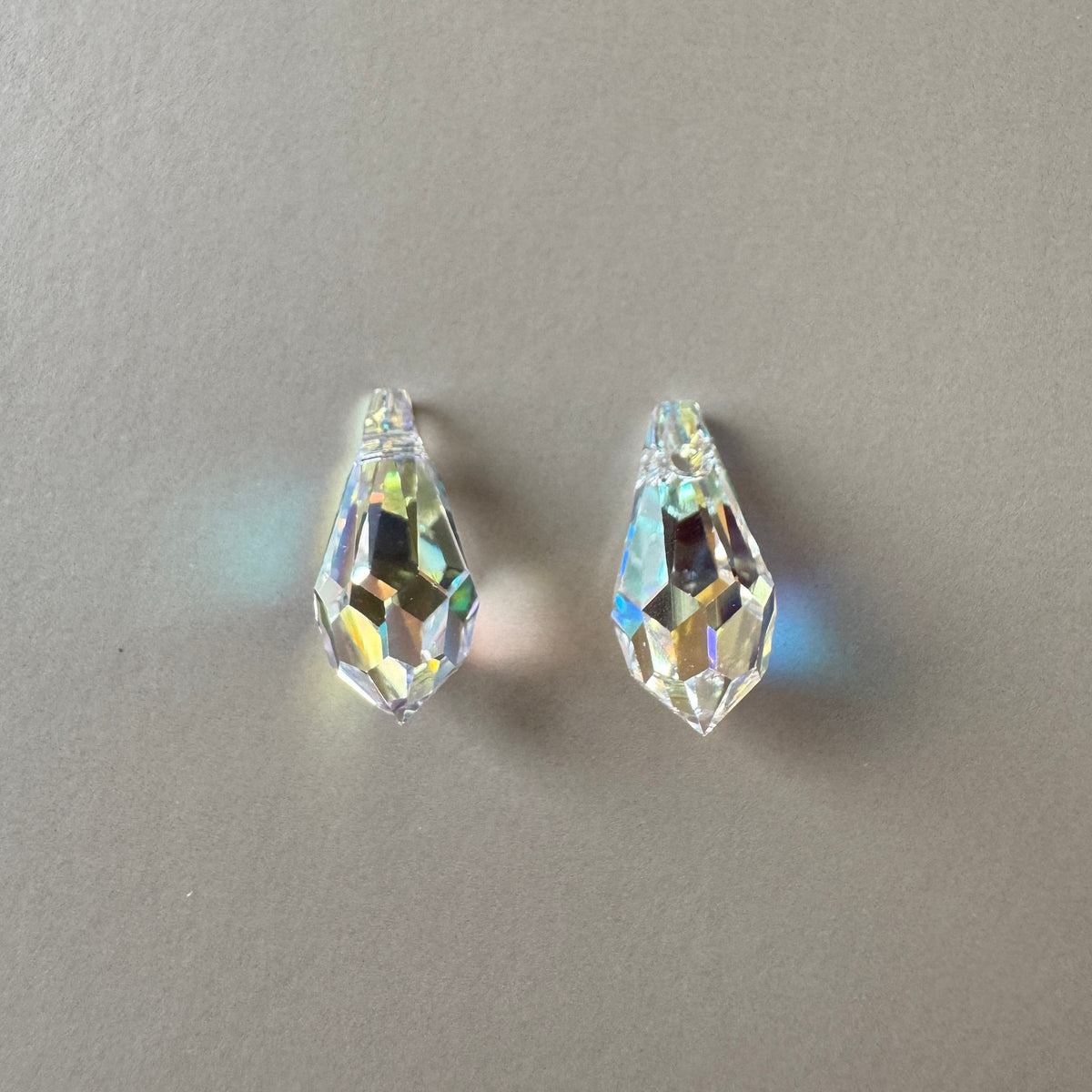 Swarovski ART #6000 Classic Drop Pendant Crystal AB 13×6.5mm【2 pcs】