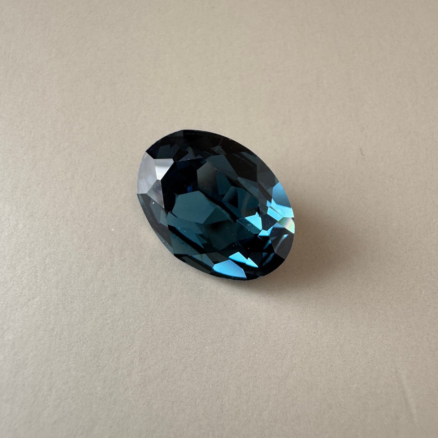 Swarovski ART #4120 Oval Fancy Stone Montana / Foiled 18×13mm【1 pc】