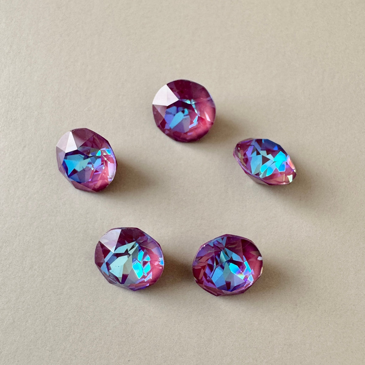 Swarovski ART #1088 XIRIUS Chaton Crystal Burgundy DeLite SS39【5 pcs】