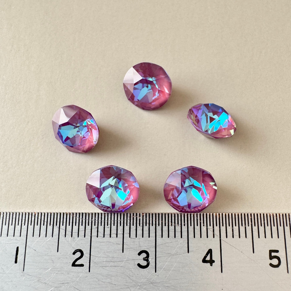 Swarovski ART #1088 XIRIUS Chaton Crystal Burgundy DeLite SS39【5 pcs】