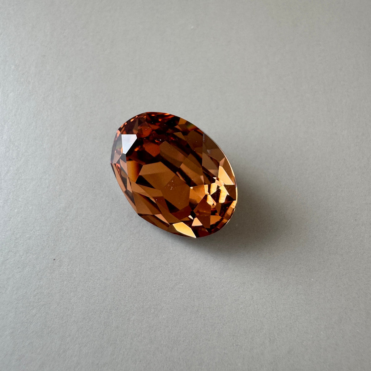 Swarovski ART #4120 Oval Fancy Stone Light Smoked Topaz / Foiled 18×13mm【1 pc】