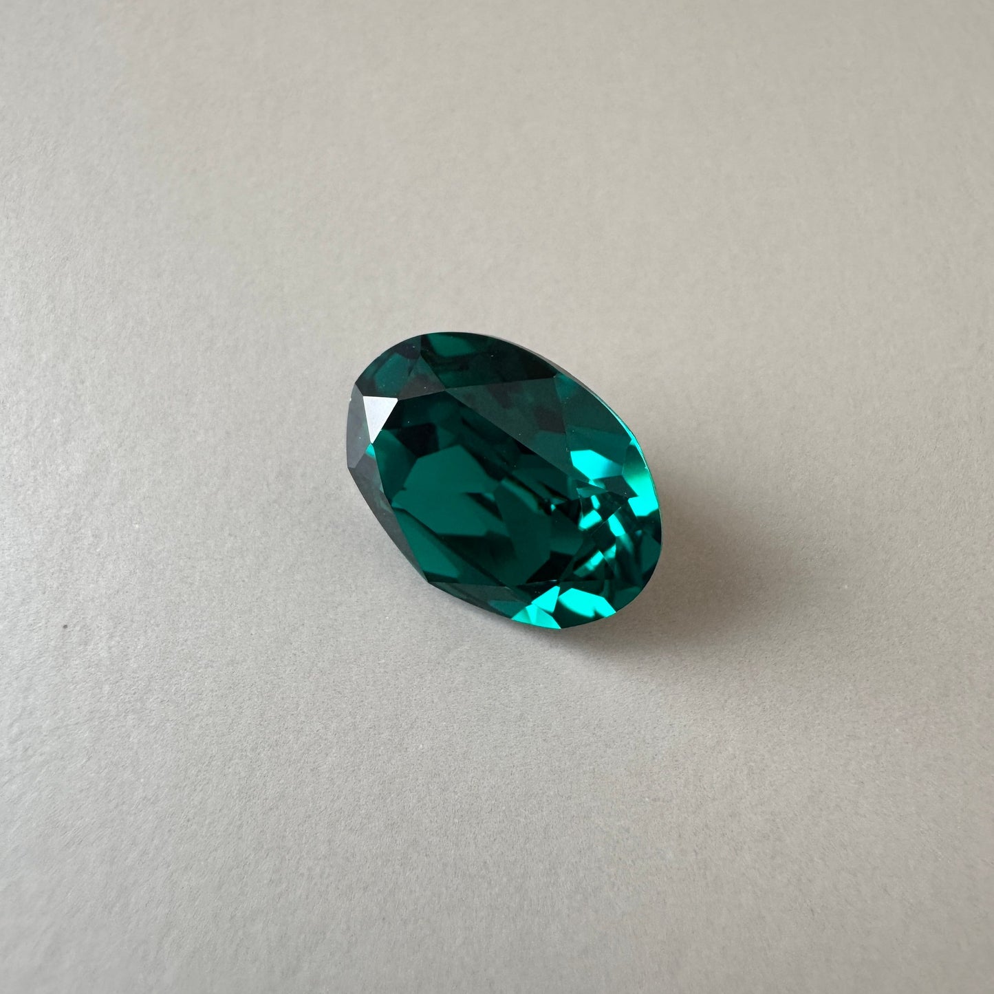 Swarovski ART #4120 Oval Fancy Stone Emerald / Foiled 14×10mm【1 pc】