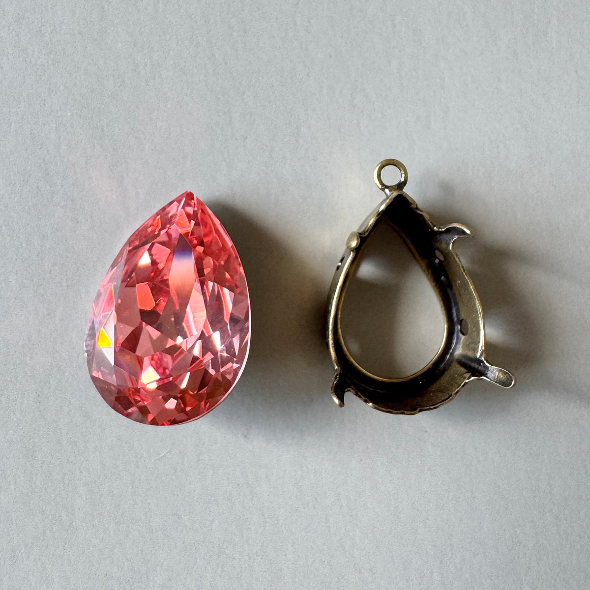 Special Set【Swarovski #4320 Rose Peach 18×13mm & Antique Gold Setting】26MX_317