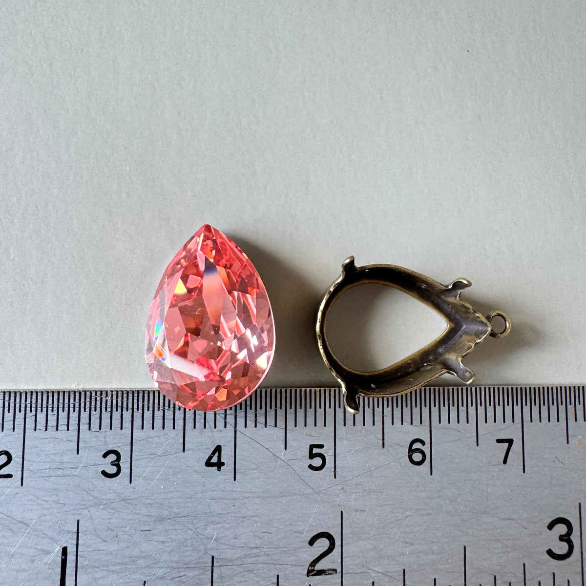 Special Set【Swarovski #4320 Rose Peach 18×13mm & Antique Gold Setting】26MX_317