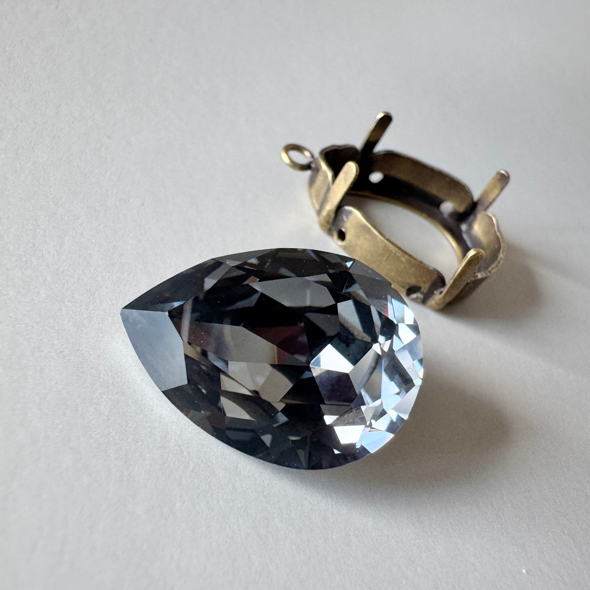 Special Set【Swarovski #4320 Crystal Silver Night 18×13mm & Antique Gold Setting】26MX_318