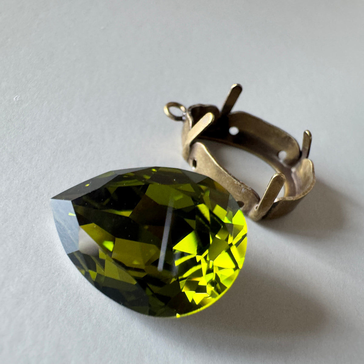 Special Set【Swarovski #4320 Olivine 18×13mm & Antique Gold Setting】26MX_319