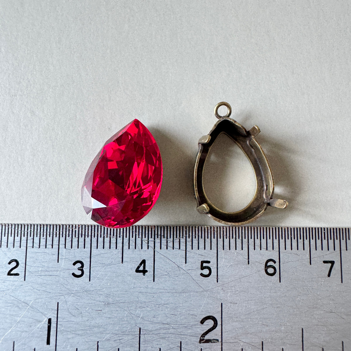 Special Set【Swarovski #4320 Siam 18×13mm & Antique Gold Setting】26MX_322