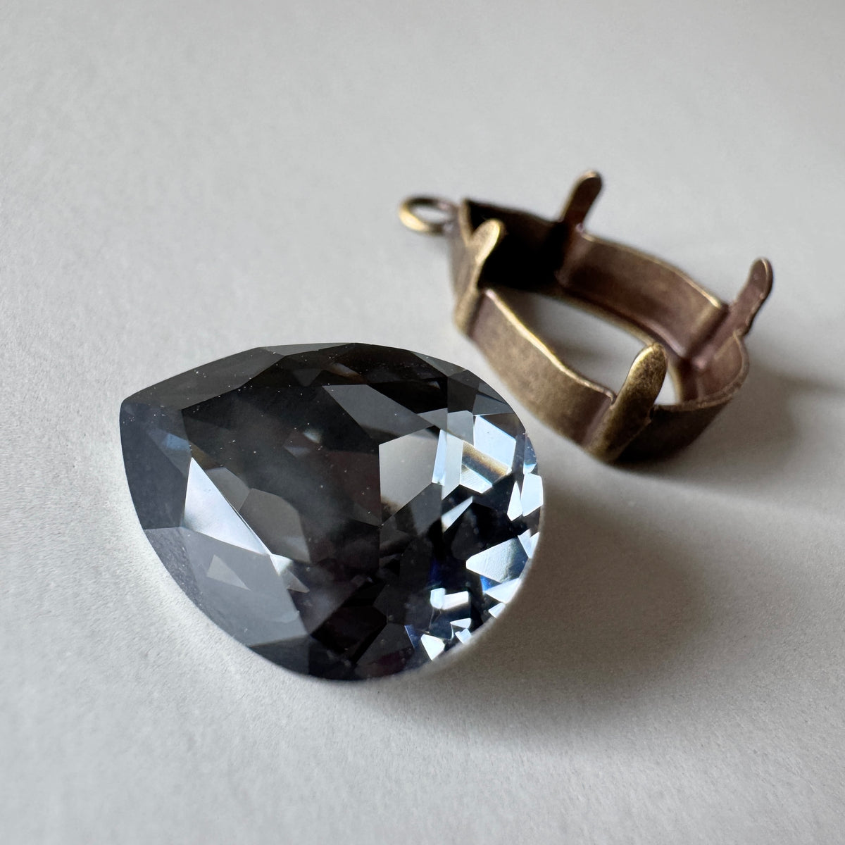 Special Set【Swarovski #4320 Crystal Silver Night 14×10mm & Antique Gold Setting】26MX_327