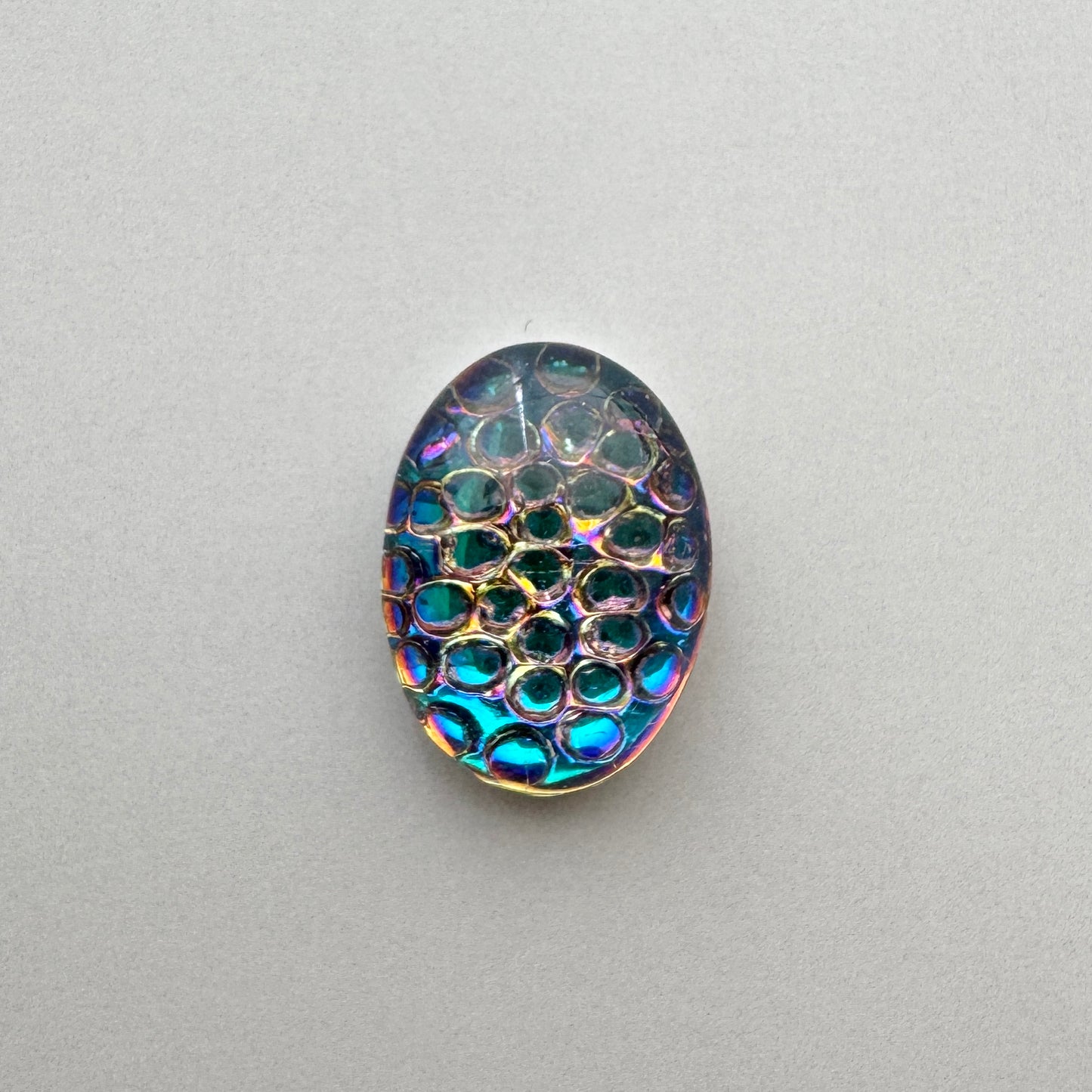 German Vintage Glass Cabochon Snakeskin Helio Green Oval 14×10mm