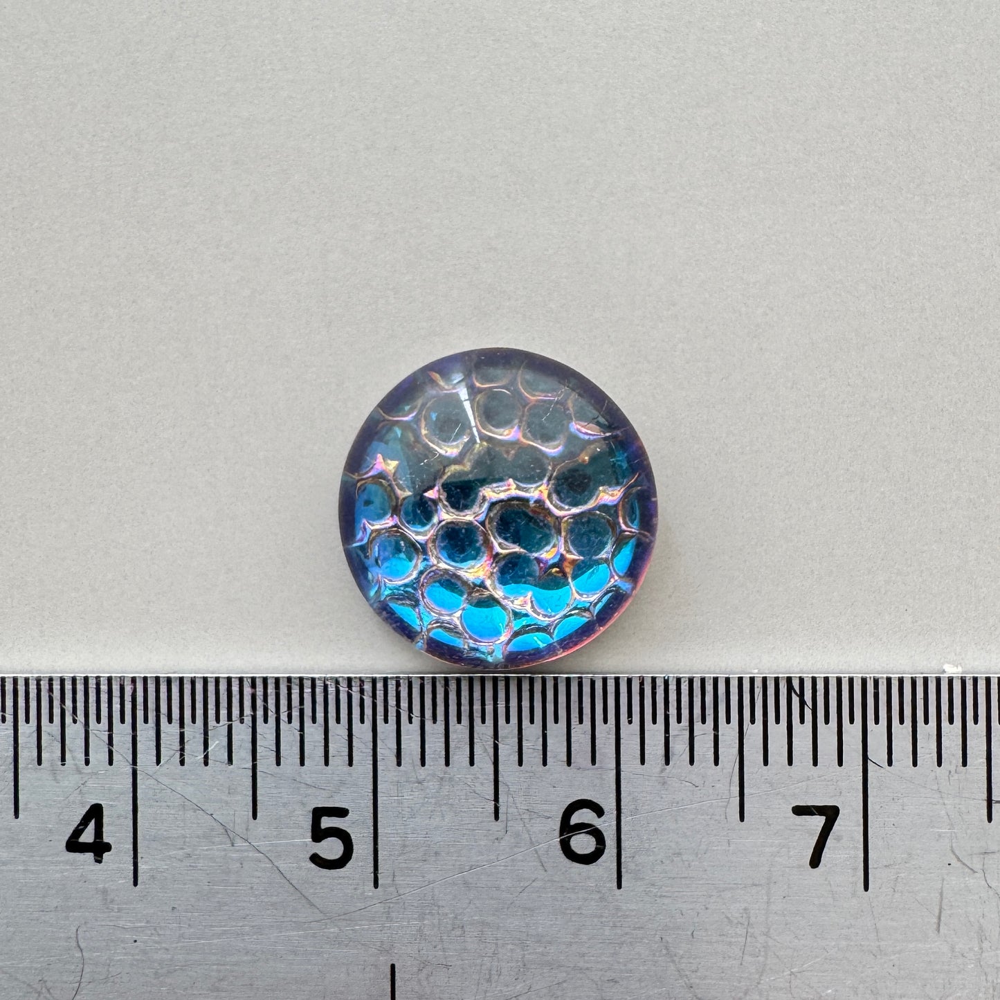 German Vintage Glass Cabochon Snakeskin Helio Green Round 13mm