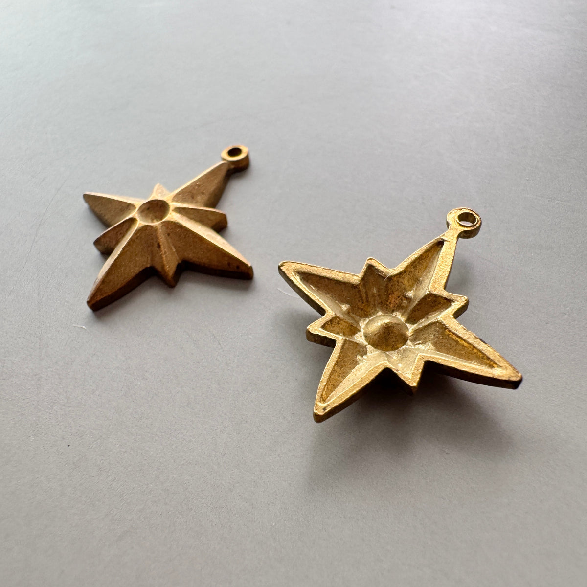 Brass Charm Bright Star 18mm