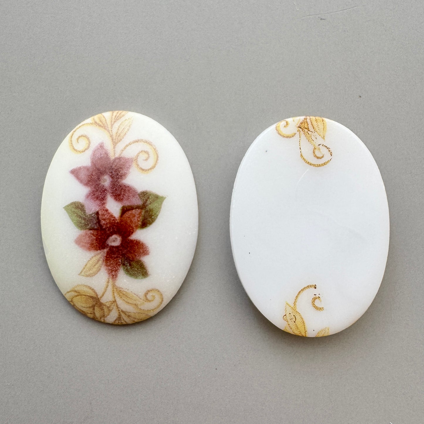 German Vintage Glass Decal Cabochon Brown/Purple Flowers Oval 30x22mm