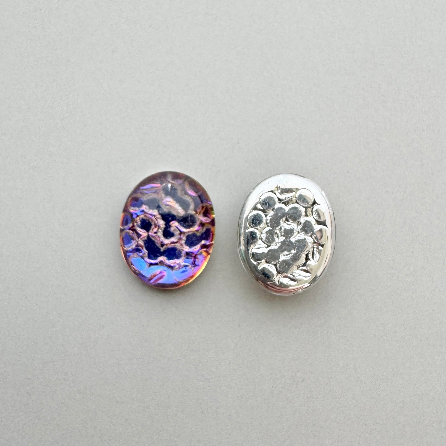 German Vintage Glass Cabochon Snakeskin Helio Green Oval 10×8mm【2pcs】
