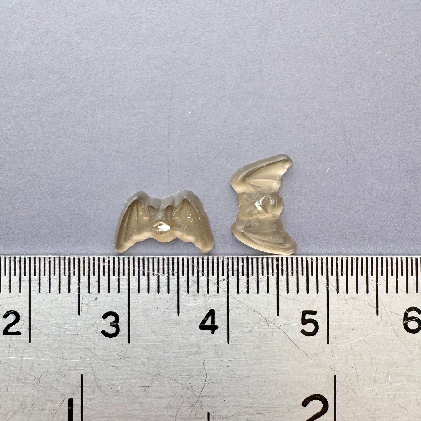 Vintage Glass Cabochon Mini Bat 7×11mm