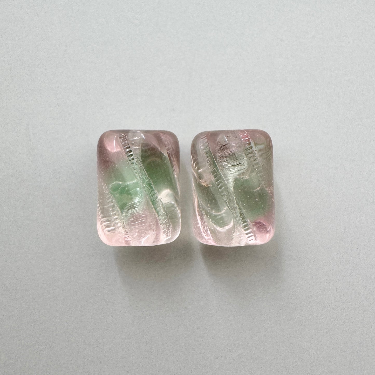 Czech Pressed Beads Twisted 12×9mm【2pcs / 2colors】