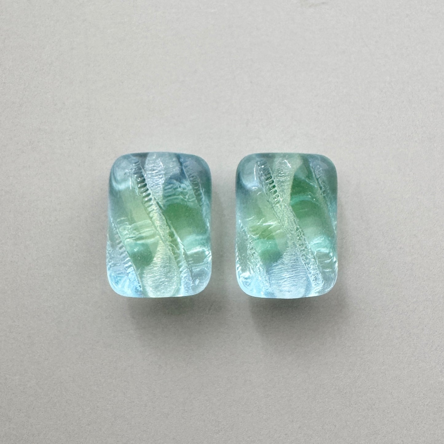 Czech Pressed Beads Twisted 12×9mm【2pcs / 2colors】