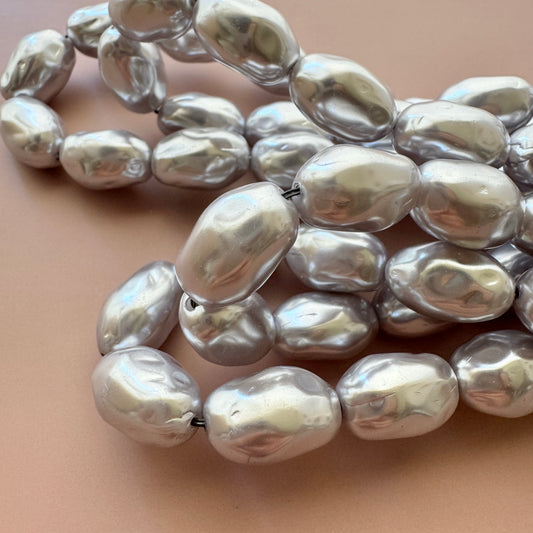Japan Deadstock Plastic Beads Silver Pearl 18x22mm【2 pcs】