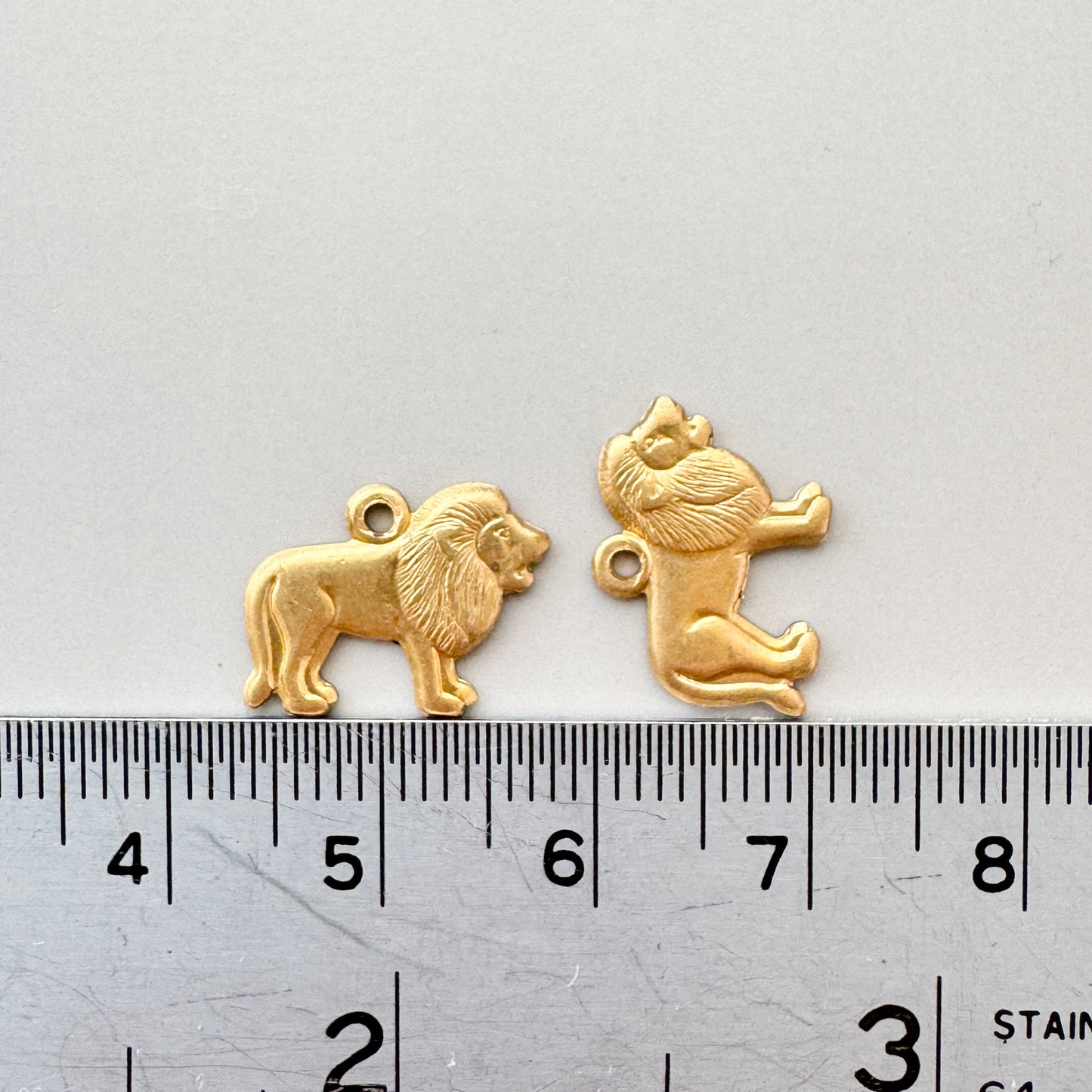 Brass Charm Lion 12×17mm