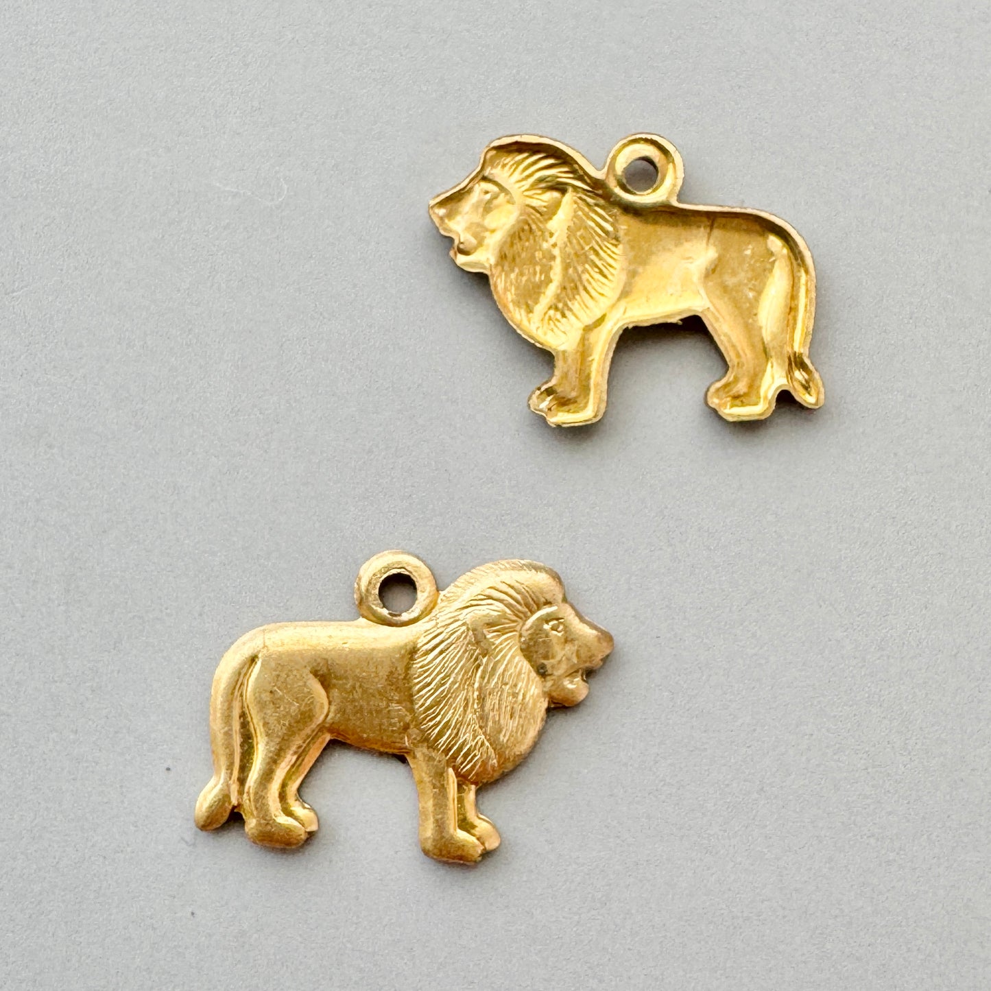 Brass Charm Lion 12×17mm