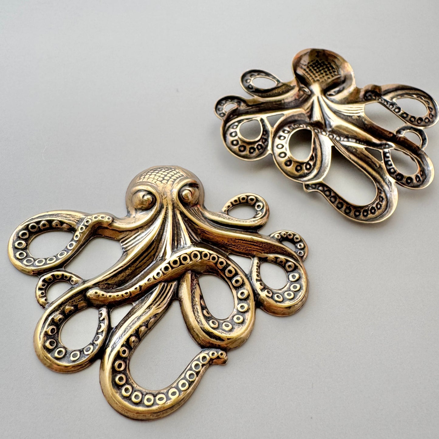 Antique Gold Stamping Octopus 54×63mm