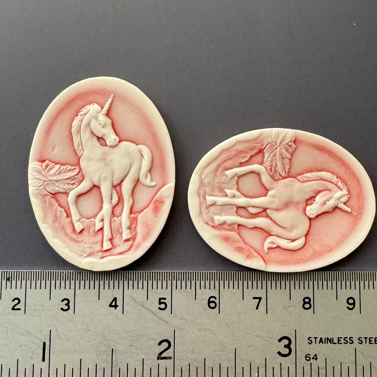 Plastic Cameo Unicorn Orange 40x30mm