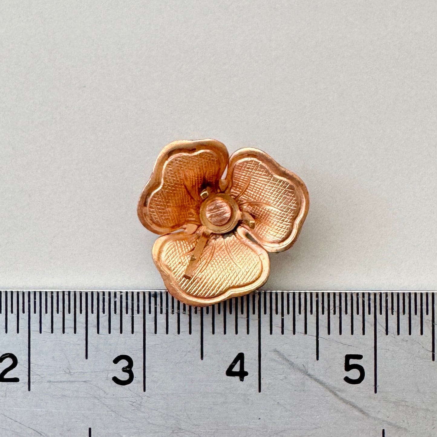 Japan Vintage Brass Flower 14mm with 3-4mm setting