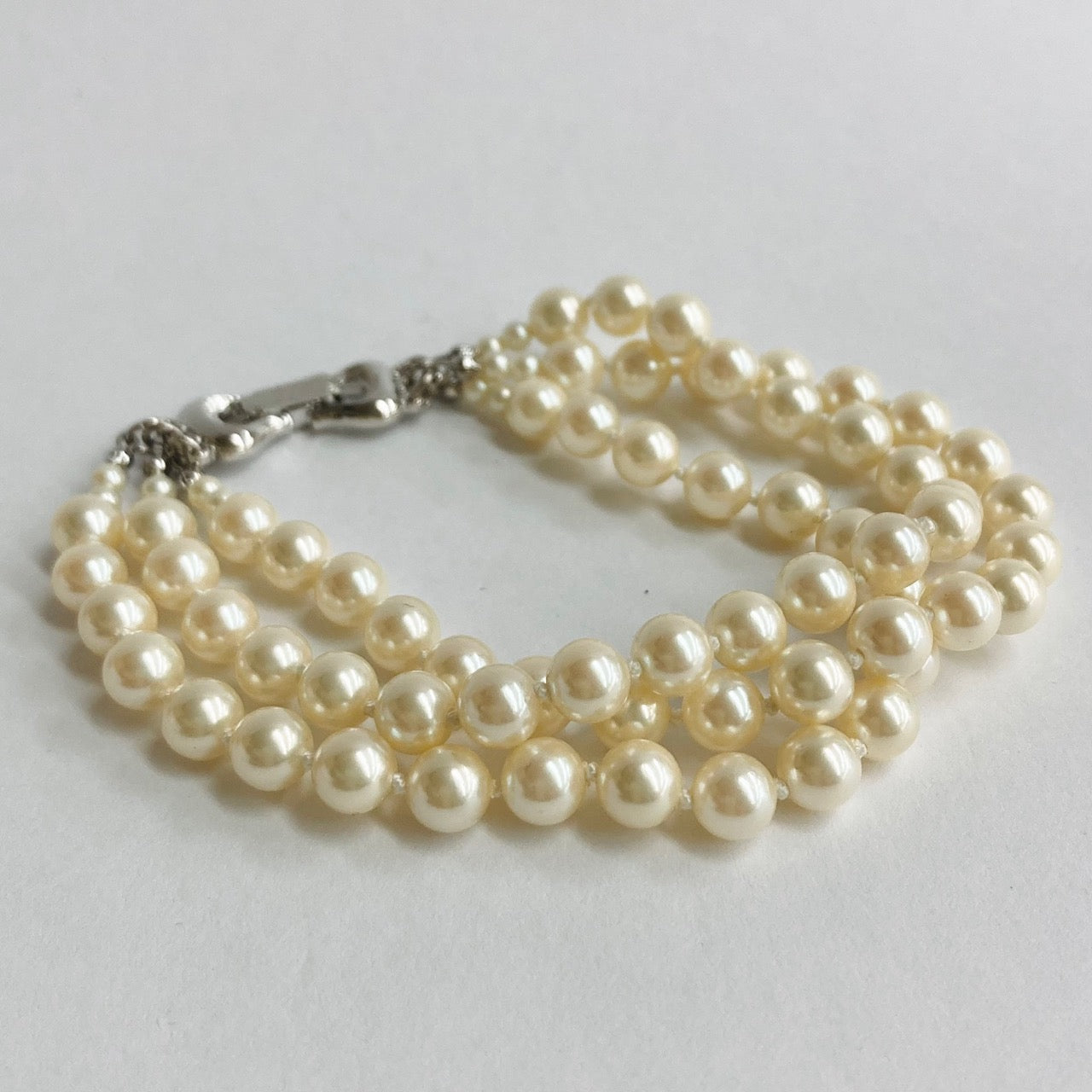 【Made in Japan】Shell Pearl 3 Strands Bracelet SP13