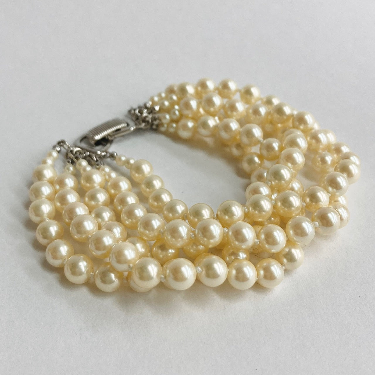 【Made in Japan】Shell Pearl 5 Strands Bracelet SP12