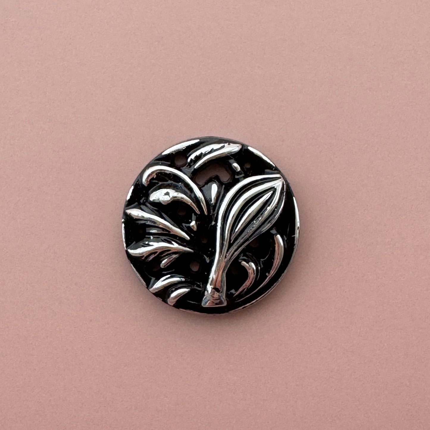 70's Japan Vintage Cabochon Black/Silver 19mm