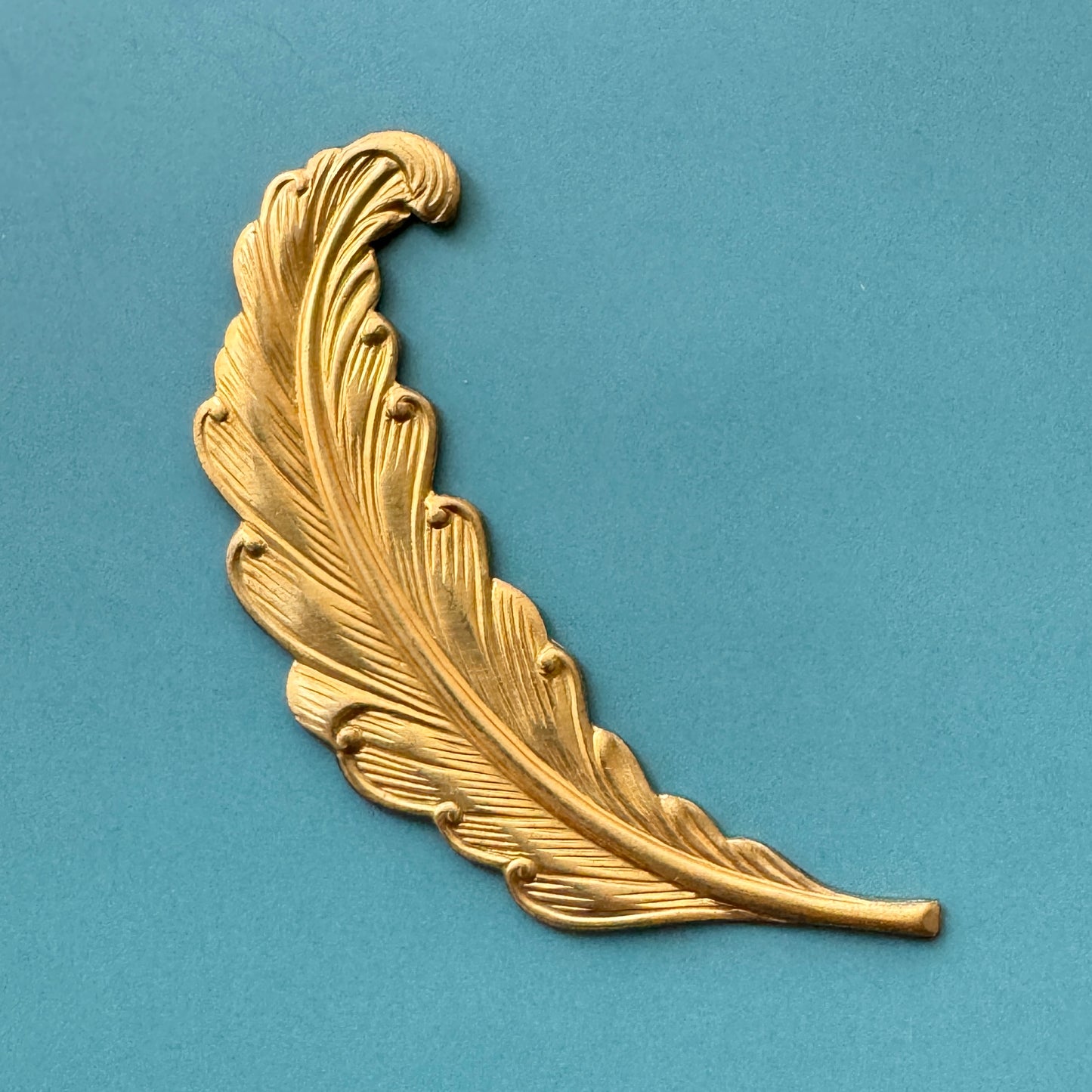 USA Vintage Brass Stamping Feather or Leaf 67x35mm