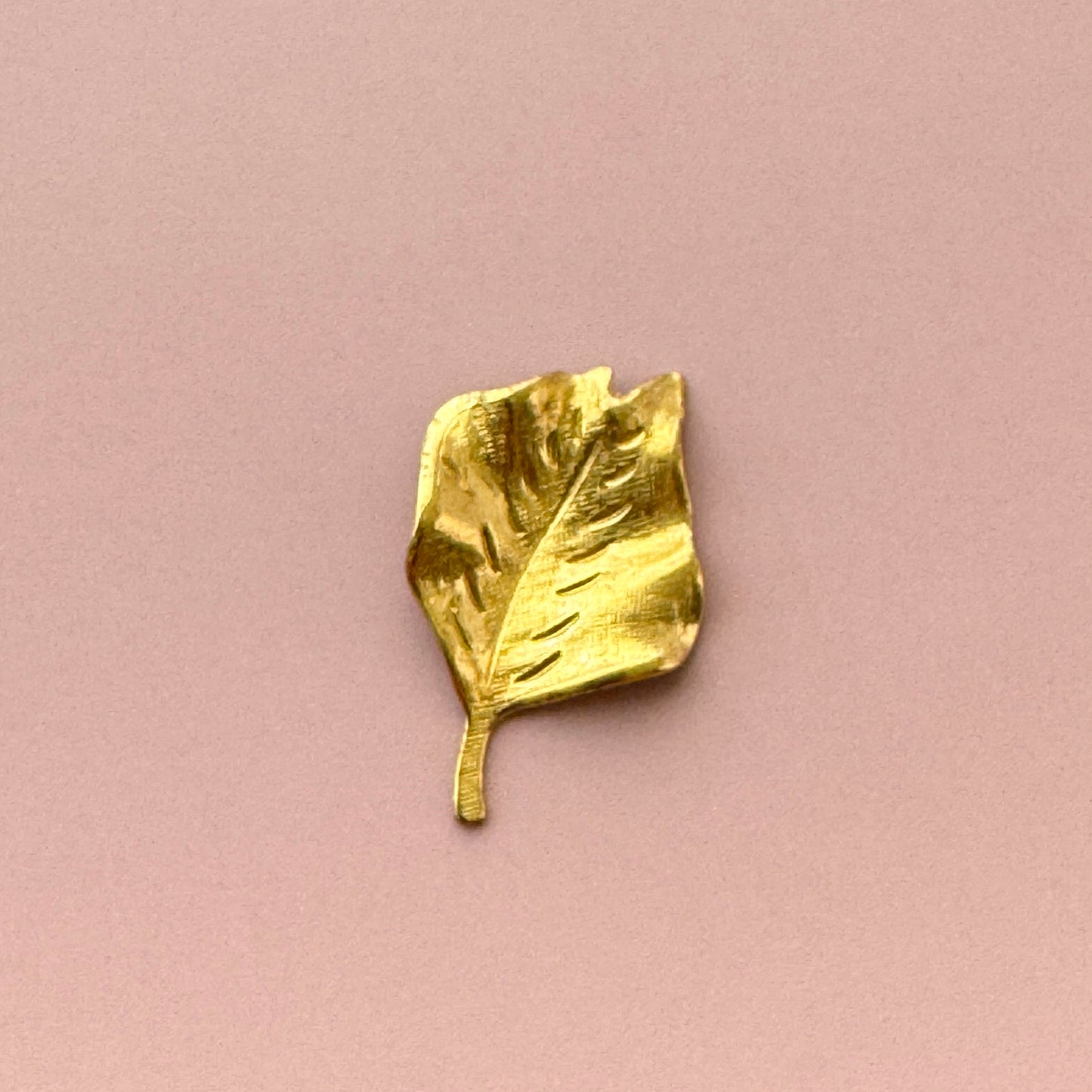 USA Vintage Brass Stamping Leaf 25x17mm