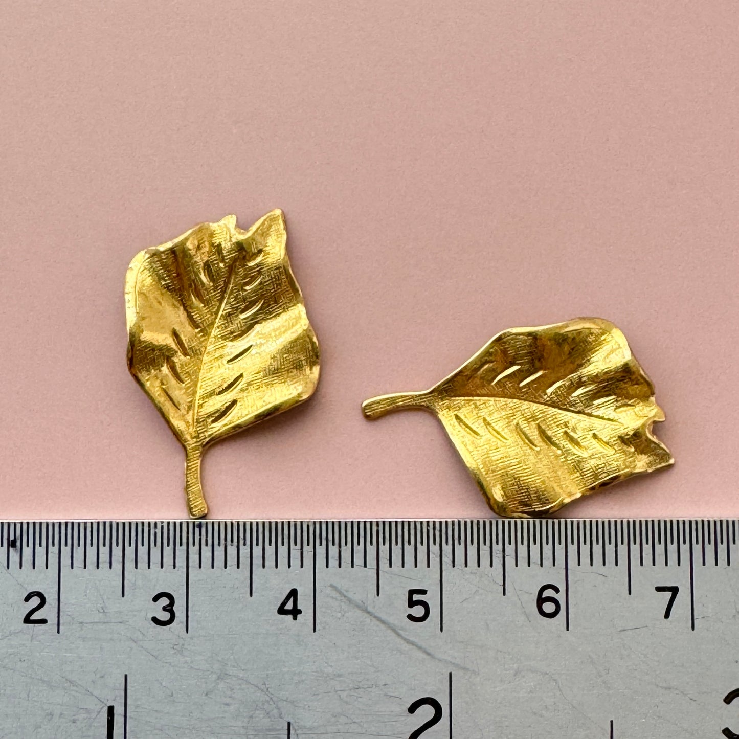 USA Vintage Brass Stamping Leaf 25x17mm