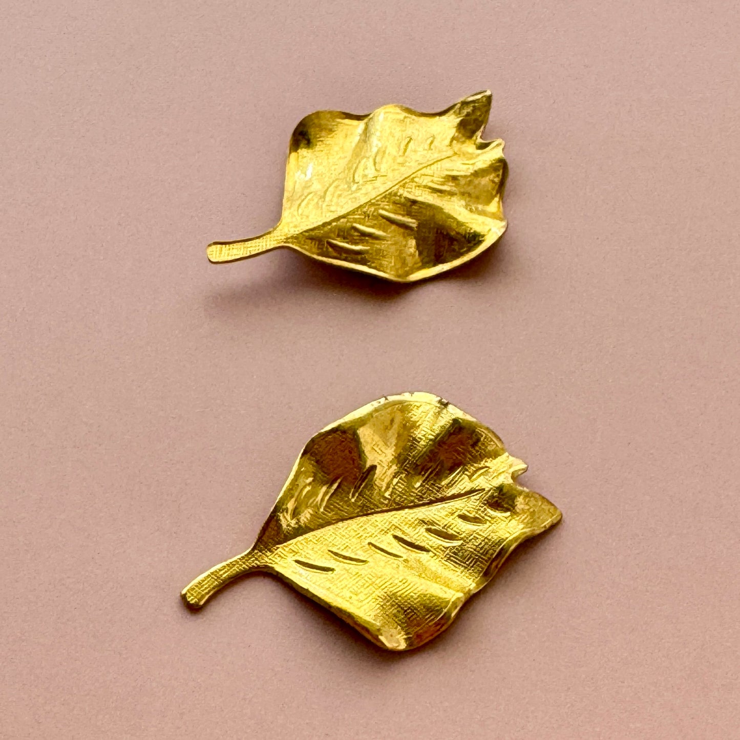 USA Vintage Brass Stamping Leaf 25x17mm