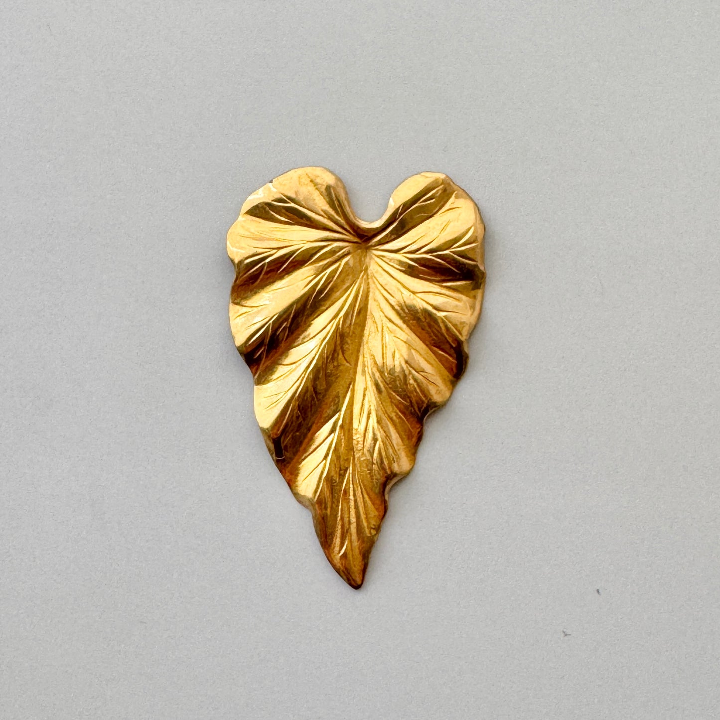 USA Vintage Brass Stamping Leaf 38x23mm