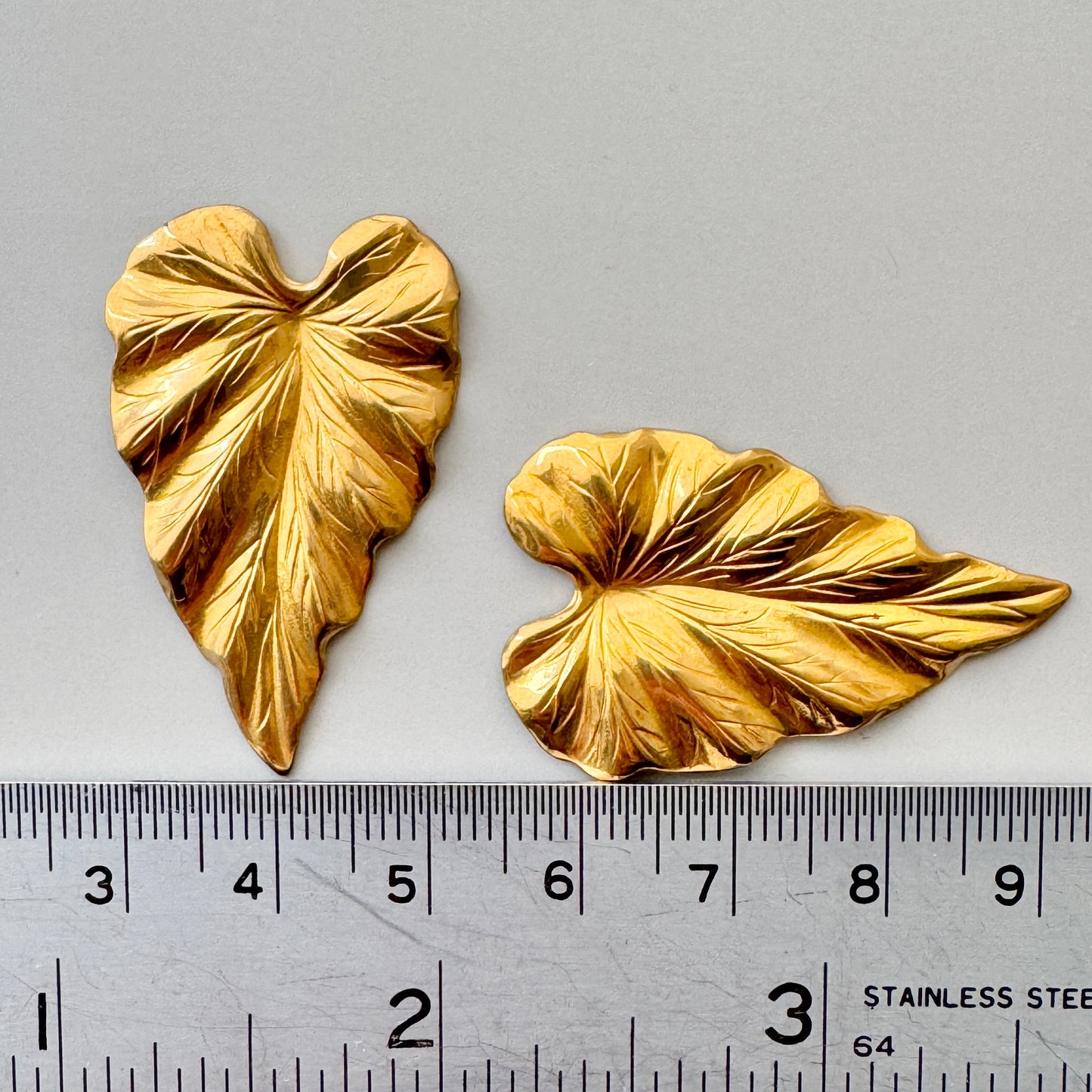 USA Vintage Brass Stamping Leaf 38x23mm