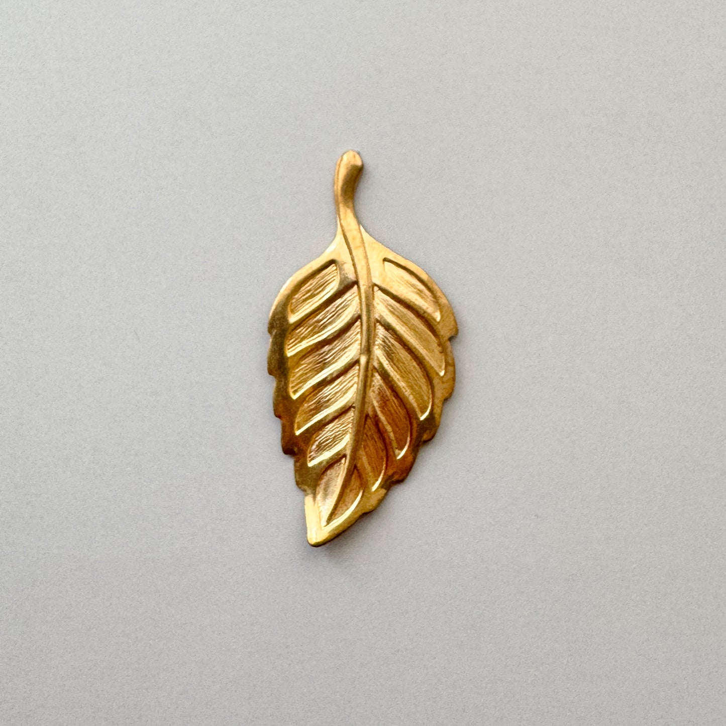 USA Vintage Brass Stamping Leaf 31x15mm