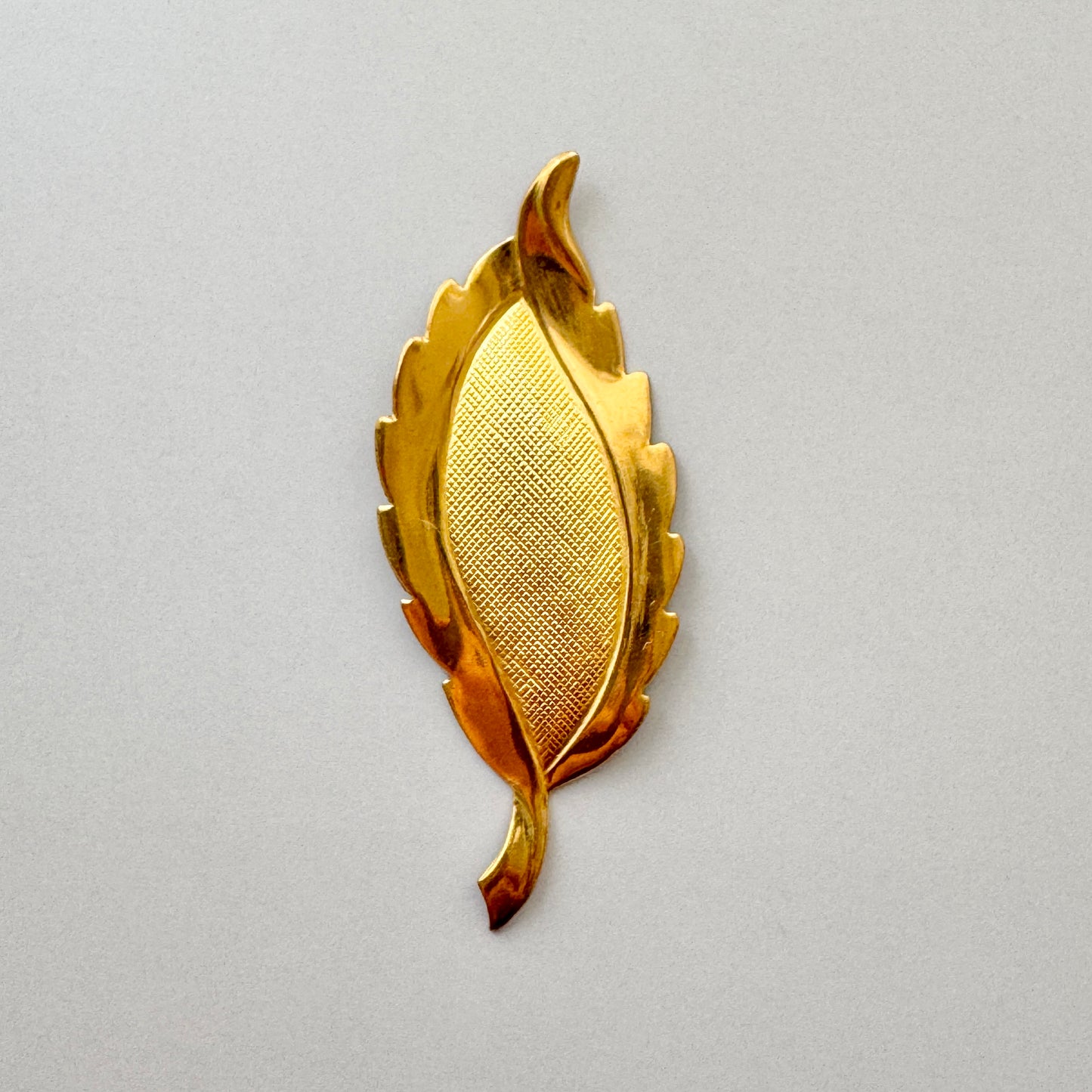 USA Vintage Brass Stamping Leaf 51x20mm